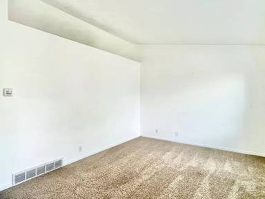 Main picture of 617 E Orangewood Ln