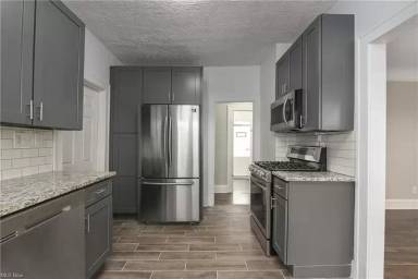 Main picture of 3306 E Overlook Rd