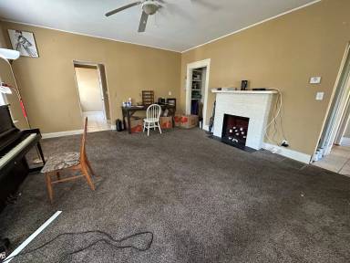 Main picture of 639 S Rotherwood Ave