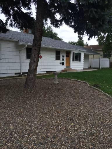 Main picture of 824 3rd Ave W