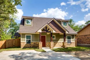 Main picture of 118 Mile Dr