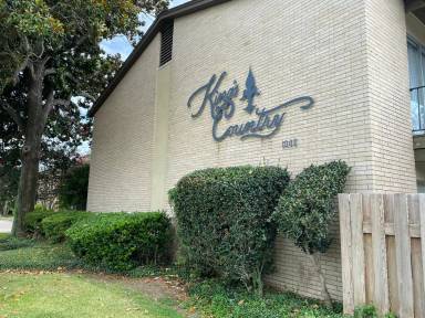 Main picture of 1008 S College Rd