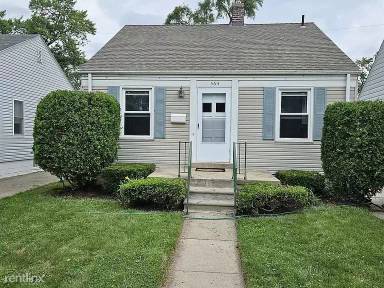 Main picture of 551 E Webster St