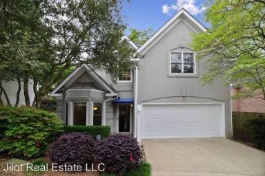 Main picture of 1323 Wildcliff Pkwy NE