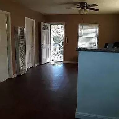 Main picture of 4435 Triggs St