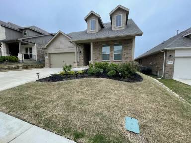 Main picture of 2333 Rooster Ln