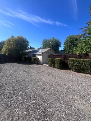 Main picture of 8940 Auburn Folsom Rd