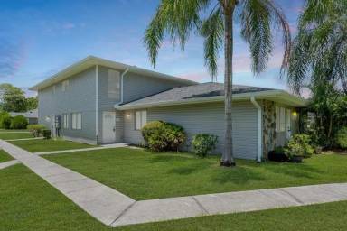 Main picture of 4112 Yellow Pine Ln