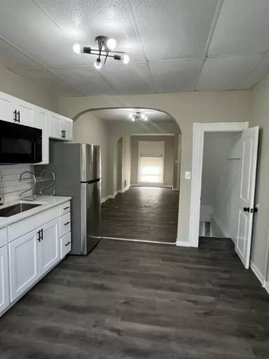 Main picture of 711 N Streeper St