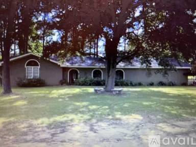 Main picture of 407 Redwood Ave
