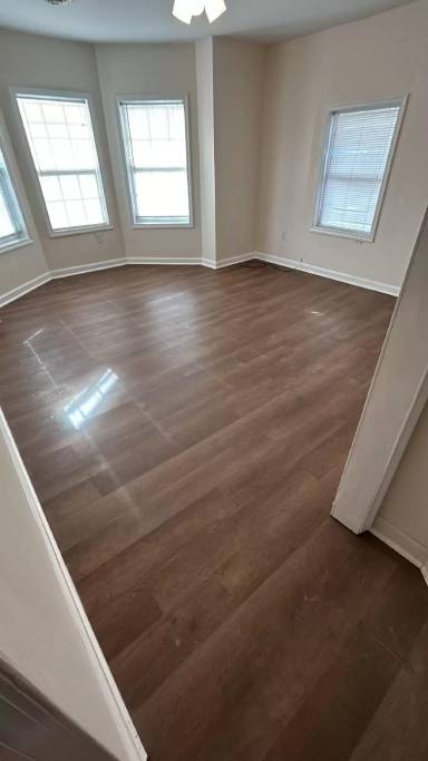 Main picture of 900 Wilson St