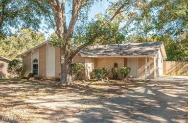 Main picture of 732 Burlington Dr