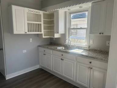 Main picture of 966 Elbon Rd