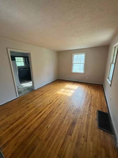 Main picture of 3405 Raymond St