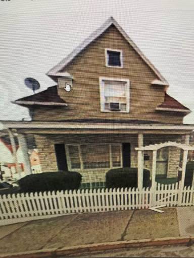 Main picture of 819 Washington Ave