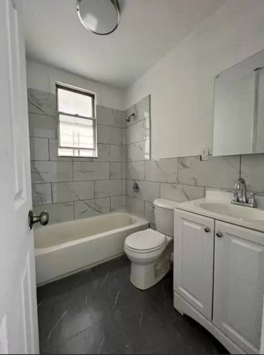 Main picture of 2886-2888 Fairfield Ave