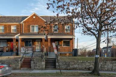 Main picture of 1676 Fort Davis St SE