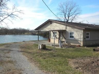 Main picture of 180 W Brown School Rd
