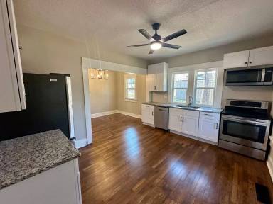 Main picture of 1207 Enota Ave NE