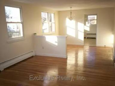 Main picture of 713 Belmont St