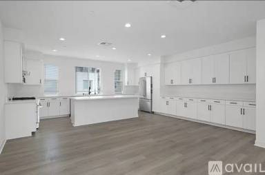 Main picture of 6130 Village Way