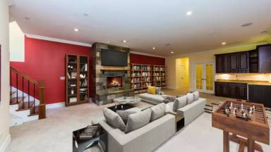 Main picture of 836 W Lill Ave