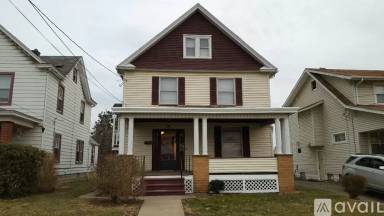 Main picture of 936 Beckford St