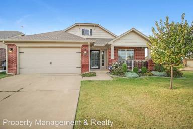 Main picture of 2840 NW 183rd St