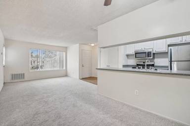 Main picture of 2763 River Plaza Dr