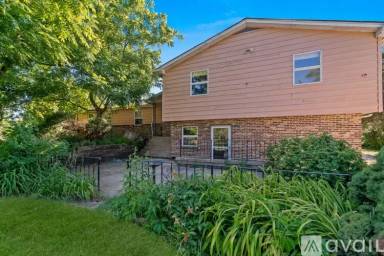 Main picture of 1709 S Highland Ave