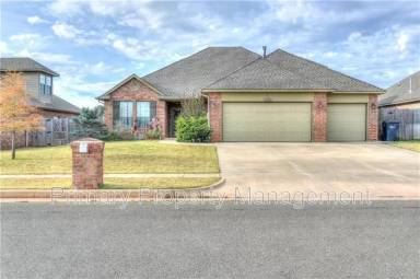 Main picture of 2308 NW 173rd St