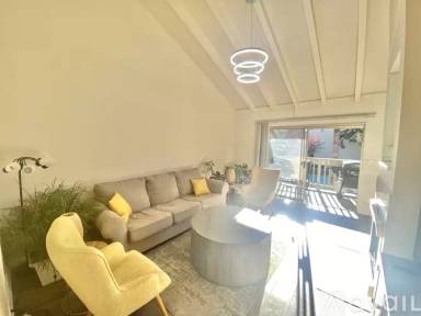Main picture of 2564 Walnut Blvd