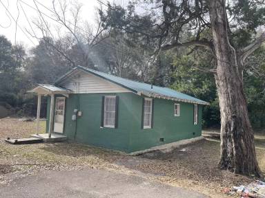 Main picture of 391 Campbell St