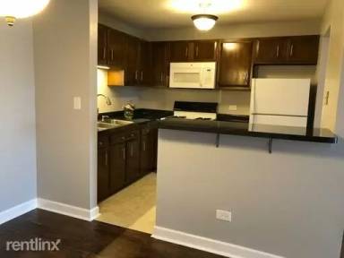 Main picture of Glenview Court Condominiums