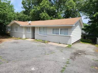 Main picture of 8 W Windsor Dr