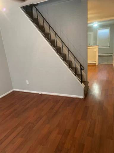 Main picture of 1800 W 5th St