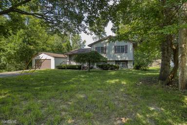 Main picture of 355 S Pinegrove Ave