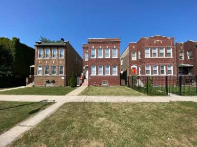 Main picture of 1628 N McVicker Ave