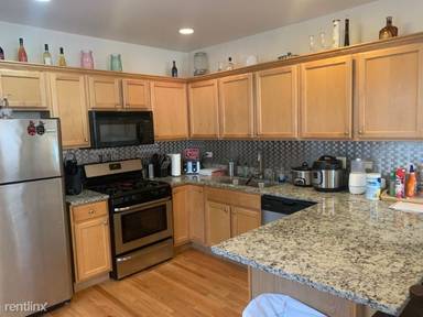 Main picture of 3117 N Damen Ave