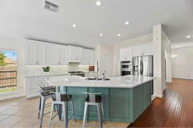 Main picture of 31802 Forest Oak Ln