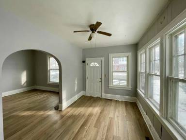 Main picture of 913 N 8th St