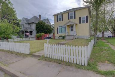 Main picture of 1704 Farnam St