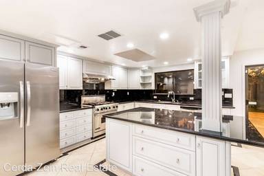 Main picture of 10 Tipperary Ct