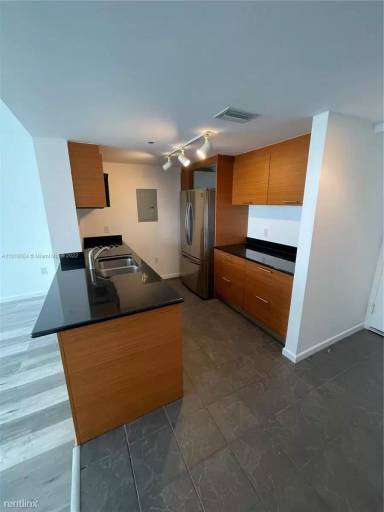 Main picture of 50 Biscayne Condos