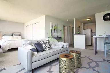 Main picture of 1282 S Michigan Ave