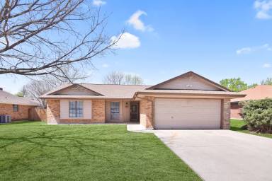 Main picture of 1817 Sundown Dr