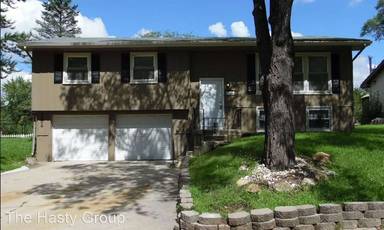 Main picture of 7606 E 52nd Ter