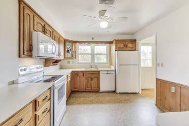 Main picture of 1208 Pinewood Dr