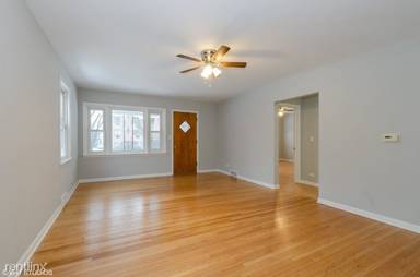 Main picture of 1657 Green Bay Rd