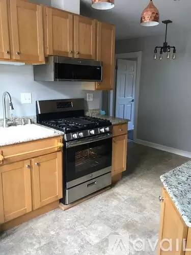Main picture of 2436 S Wentworth Ave
